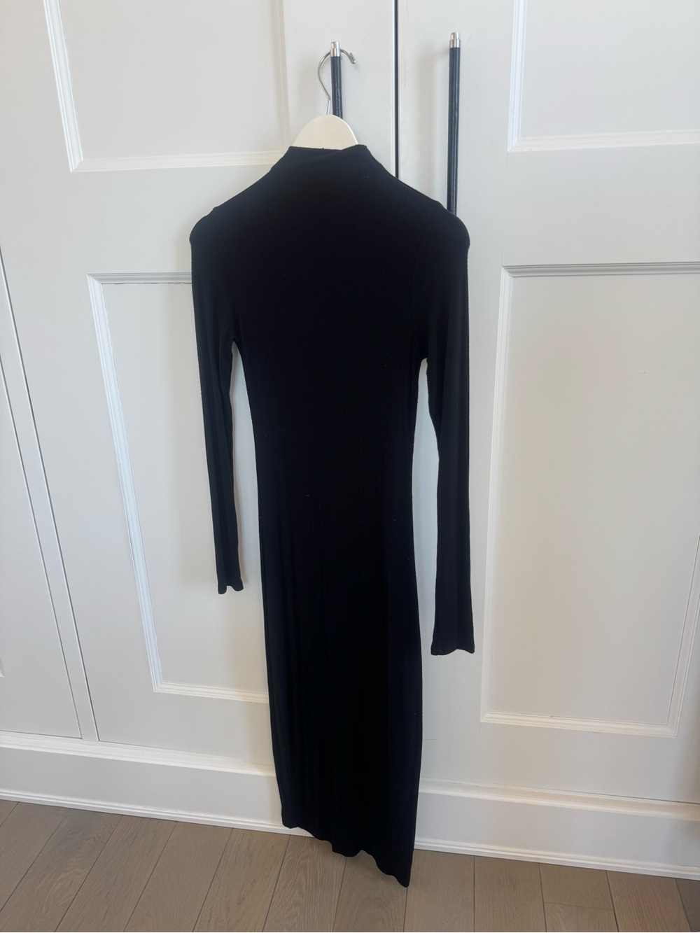 Joah Brown Black Long Sleeve Midi Dress